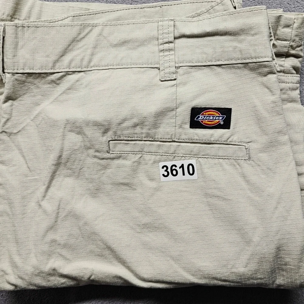 Dickies Mens 44 Relaxed Fit Cargo Shorts Khaki Cotton Ripstop WR351RST Stone